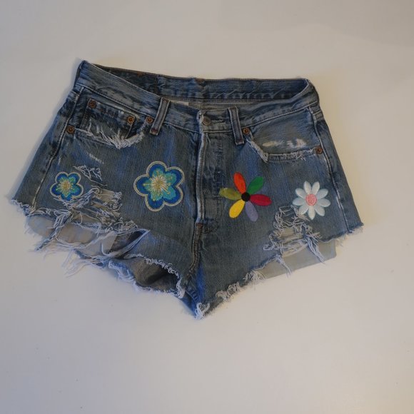 Womens RP4LF Blue Multicolor Embroidered Patch Design Cut-off Denim Shorts XS * - Picture 2 of 7